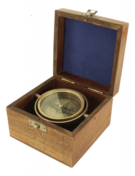 Kompass Ø: 6 cm in Holzbox ca. 11 x 11 x 7,5 cm